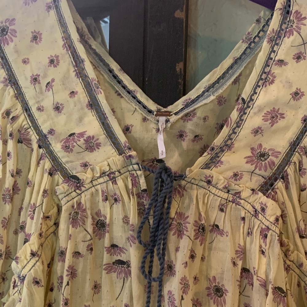 Free People Yellow Floral Tunic with Purple Accents - Picture 4 of 4